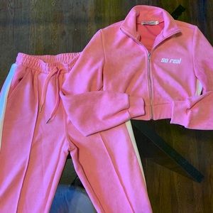 Gsuwoo “so real” pink velvet  track suit set
